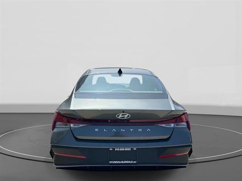 New 2026 Hyundai Elantra SE FWD image 5