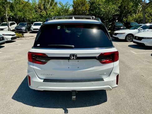 New 2026 Honda Odyssey Touring image 5