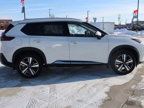 Used 2023 Nissan Rogue Platinum w/ Platinum Premium Package image 5