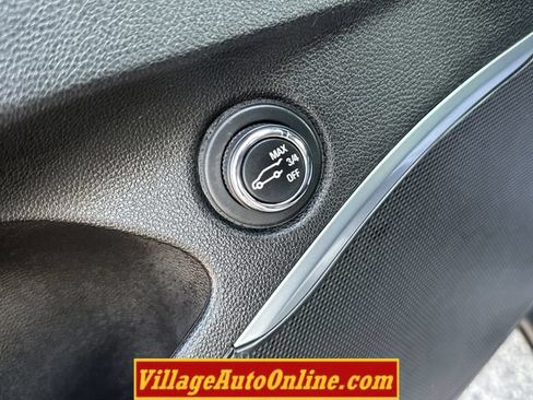 Used 2019 Buick Enclave Essence AWD/4WD image 12