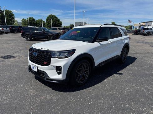 Certified 2025 Ford Explorer ST AWD/4WD image 6