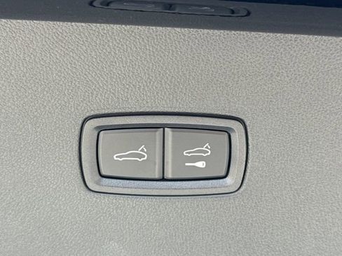 Used 2022 Porsche Cayenne Coupe AWD/4WD image 23