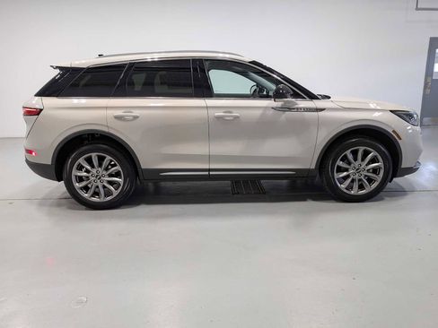 Used 2022 Lincoln Corsair AWD w/ Premium Package image 7
