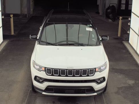 Used 2024 Jeep Compass Limited AWD/4WD image 11