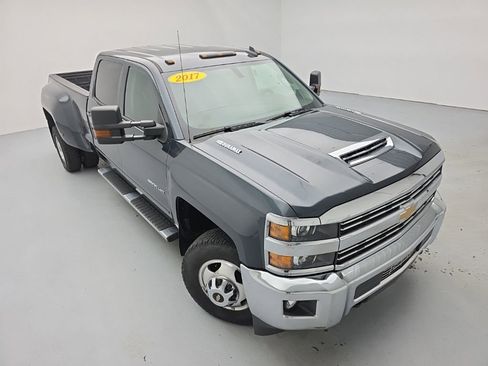 Used 2017 Chevrolet Silverado 3500 LT w/ LT Convenience Package AWD/4WD image 2