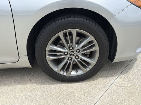 Used 2015 Toyota Camry SE FWD image 13