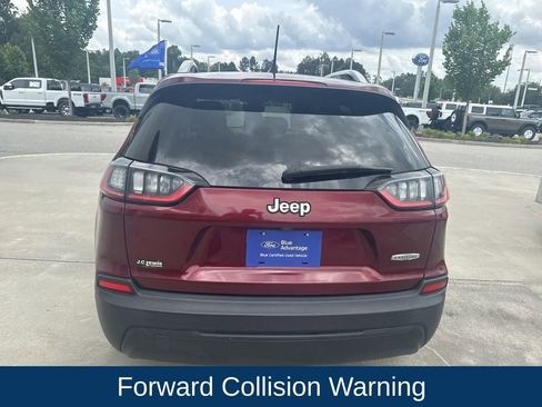 Used 2021 Jeep Cherokee Latitude FWD image 6