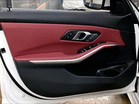 Used 2025 BMW 330i Sedan w/ Convenience Package image 26