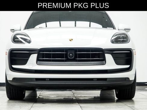 Used 2023 Porsche Macan AWD/4WD image 10