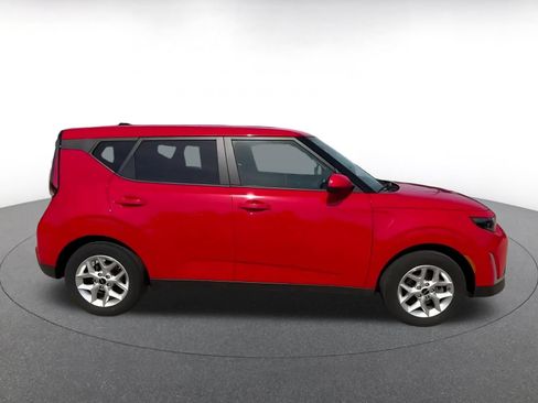 Used 2025 Kia Soul LX w/ LX Technology Package FWD image 14