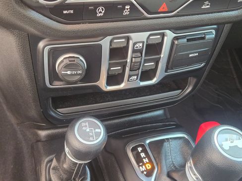 Used 2024 Jeep Wrangler Unlimited Sport AWD/4WD image 26