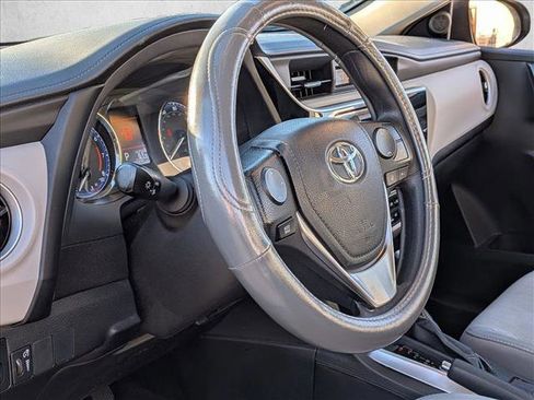 Used 2018 Toyota Corolla LE image 7