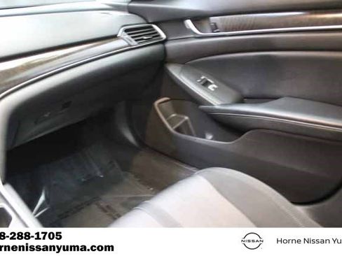 Used 2018 Honda Accord EX image 12