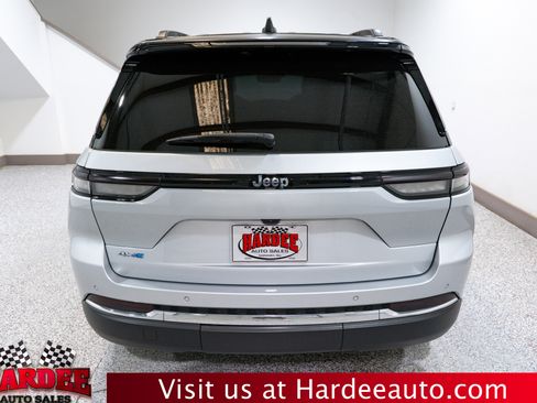 Used 2023 Jeep Grand Cherokee 4WD 4xe image 4