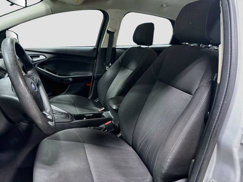 Used 2018 Ford Focus SE FWD image 14