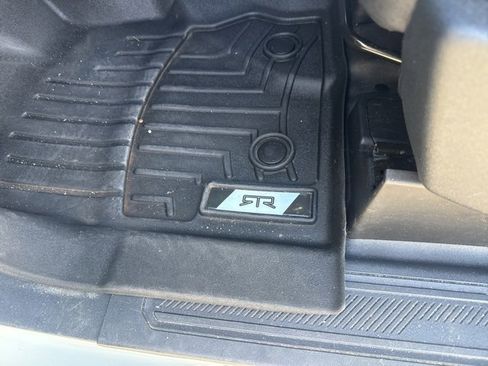 Used 2023 Ford Bronco Badlands image 12