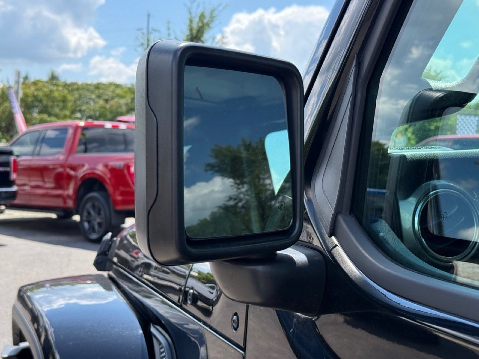 Used 2020 Jeep Gladiator Overland w/ Uconnect 4C Nav & Sound Group AWD/4WD image 35