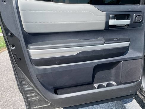 Used 2014 Toyota Tundra Limited w/ Limited Premium Package image 21