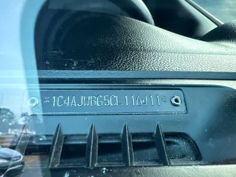 Used 2012 Jeep Wrangler Sahara image 29