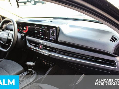 Used 2025 Kia K4 FWD image 23