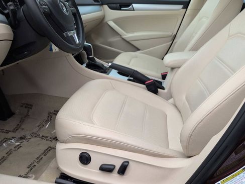 Used 2013 Volkswagen Passat 2.5 SE image 16