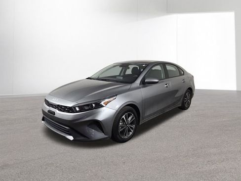 Certified 2024 Kia Forte LXS image 2