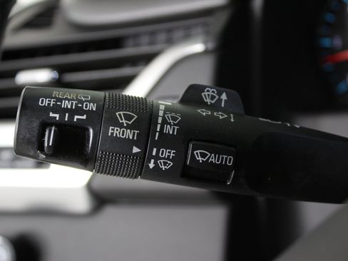 Used 2018 Chevrolet Suburban Premier image 31