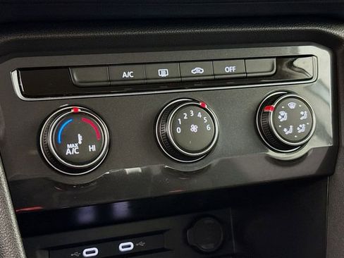 Used 2021 Volkswagen Tiguan S image 16