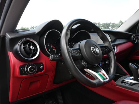 Used 2021 Alfa Romeo Stelvio Sprint w/ Nero Edizione RWD image 17