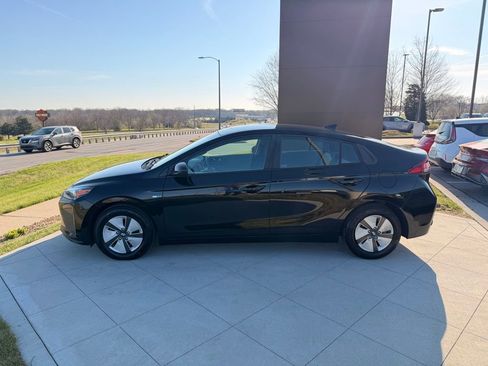 Used 2019 Hyundai Ioniq Blue image 2