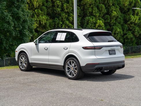 Certified 2023 Porsche Cayenne S AWD/4WD image 3