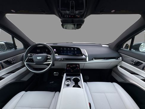 New 2026 Cadillac Vistiq Sport image 22