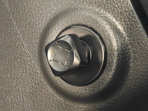 Used 2019 Nissan Armada Platinum AWD/4WD image 16