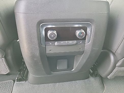 Used 2025 GMC Yukon XL Denali AWD/4WD image 12