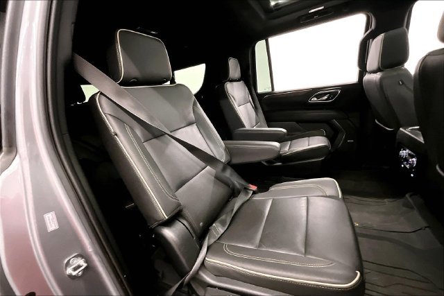Used 2023 GMC Yukon XL SLT w/ SLT Premium Package AWD/4WD image 25