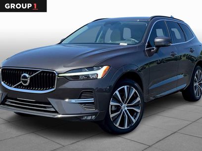 Used 2022 Volvo XC60 B5 Momentum w/ Climate Package