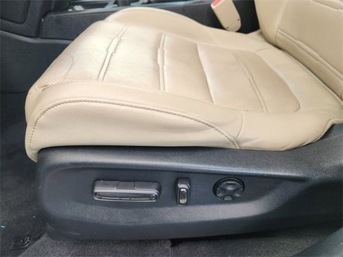 Used 2017 Honda CR-V Touring image 30