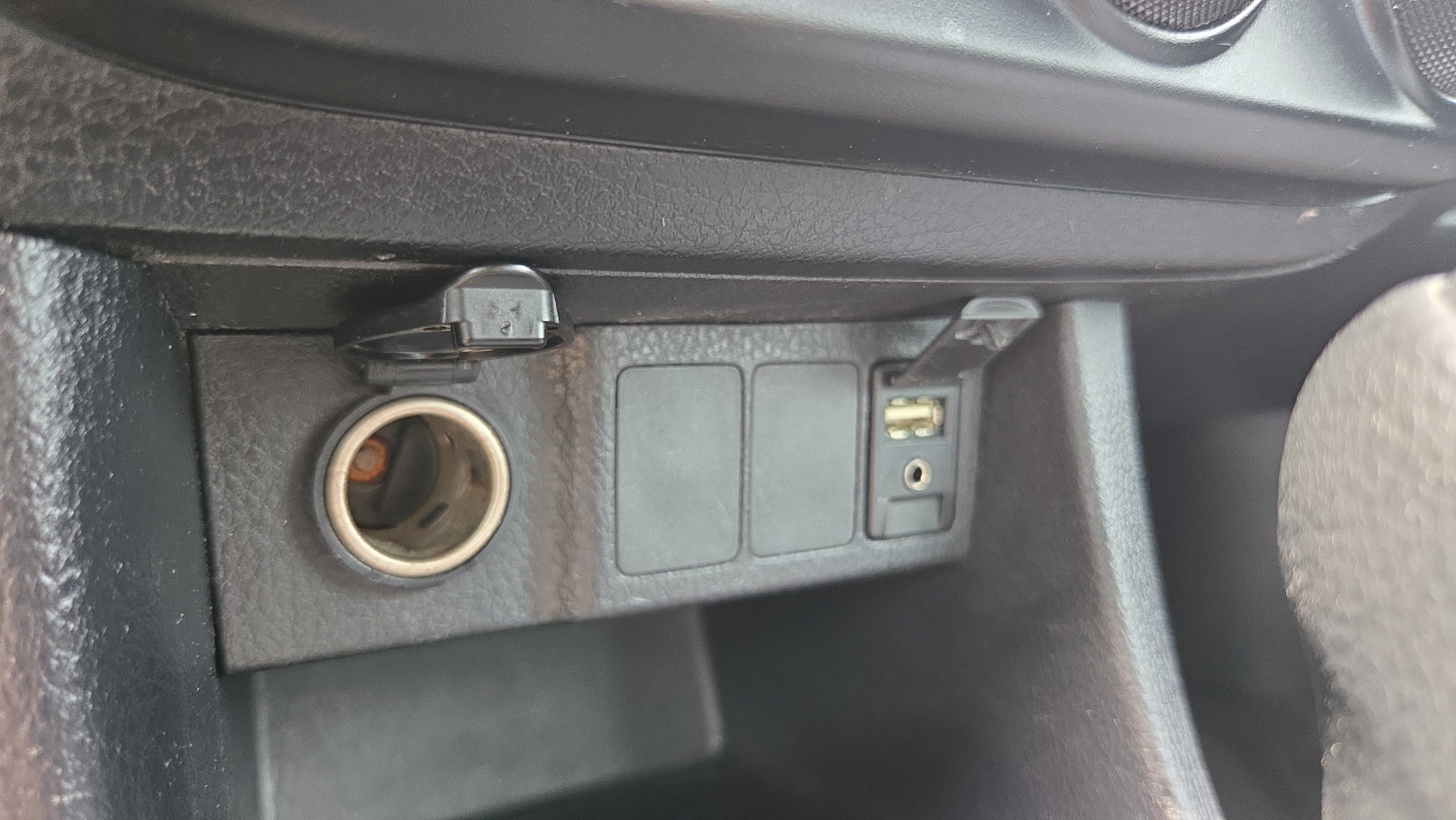 Used 2015 Toyota Corolla L FWD image 20