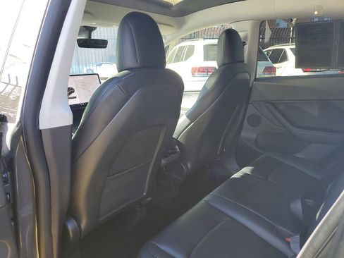 Used 2021 Tesla Model Y Long Range image 16