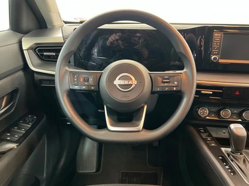 Certified 2025 Nissan Kicks S image 12