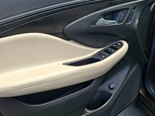 Used 2020 Buick Envision Essence AWD/4WD image 12