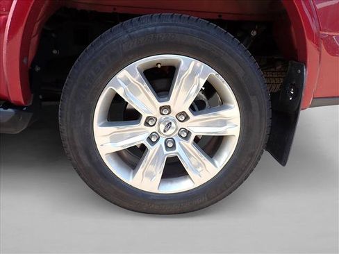 Used 2015 Ford F150 Platinum w/ Equipment Group 701A Luxury AWD/4WD image 3