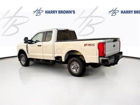 Used 2023 Ford F250 XL w/ FX4 Off-Road Package image 2
