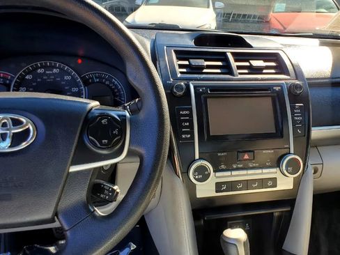 Used 2014 Toyota Camry LE image 33