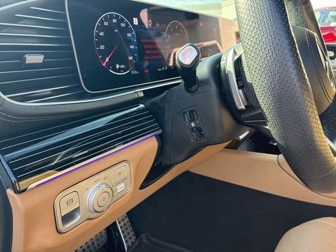 Used 2024 Mercedes-Benz GLS 450 4MATIC image 10