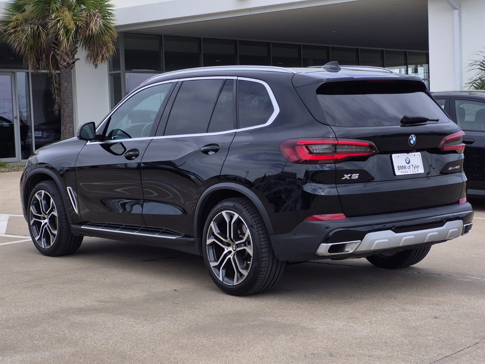 Certified 2023 BMW X5 sDrive40i w/ Premium Package RWD image 4