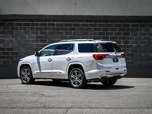 Used 2018 GMC Acadia Denali AWD/4WD image 4