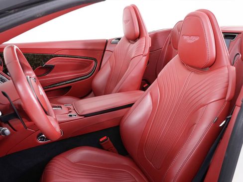 Used 2019 Aston Martin DB11 Volante RWD image 24