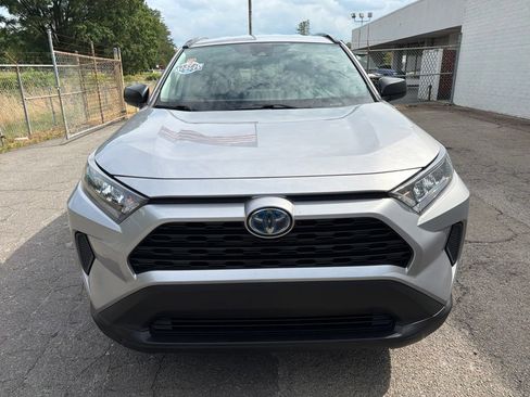 Used 2021 Toyota RAV4 LE AWD/4WD image 7