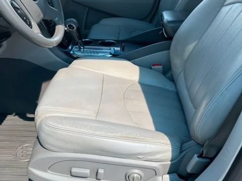 Used 2017 Buick Enclave Leather FWD image 12